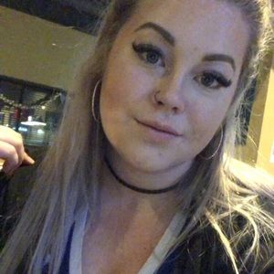 Meet your Posher, Alexis